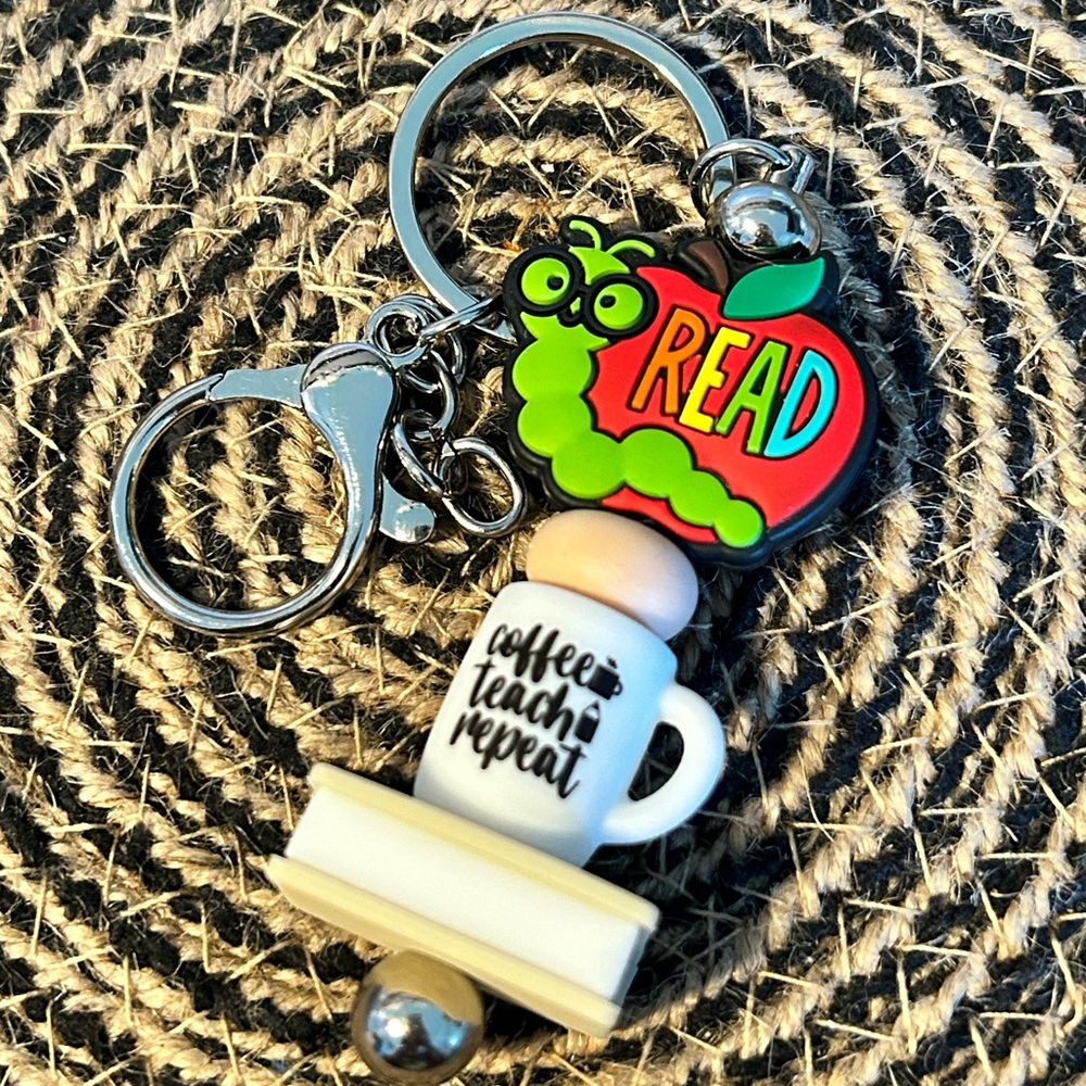 Book Worm 🐛 Keychain